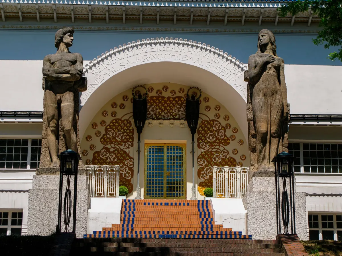 Art Nouveau motifs: 7 defining features to spot in architecture and design